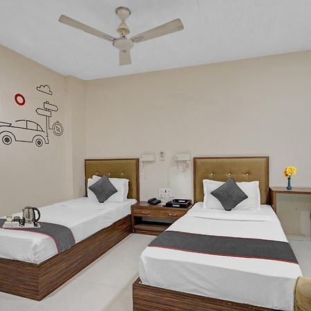 Hotel O The Kia Residency Hotel And Banquet 아흐메다바드 외부 사진