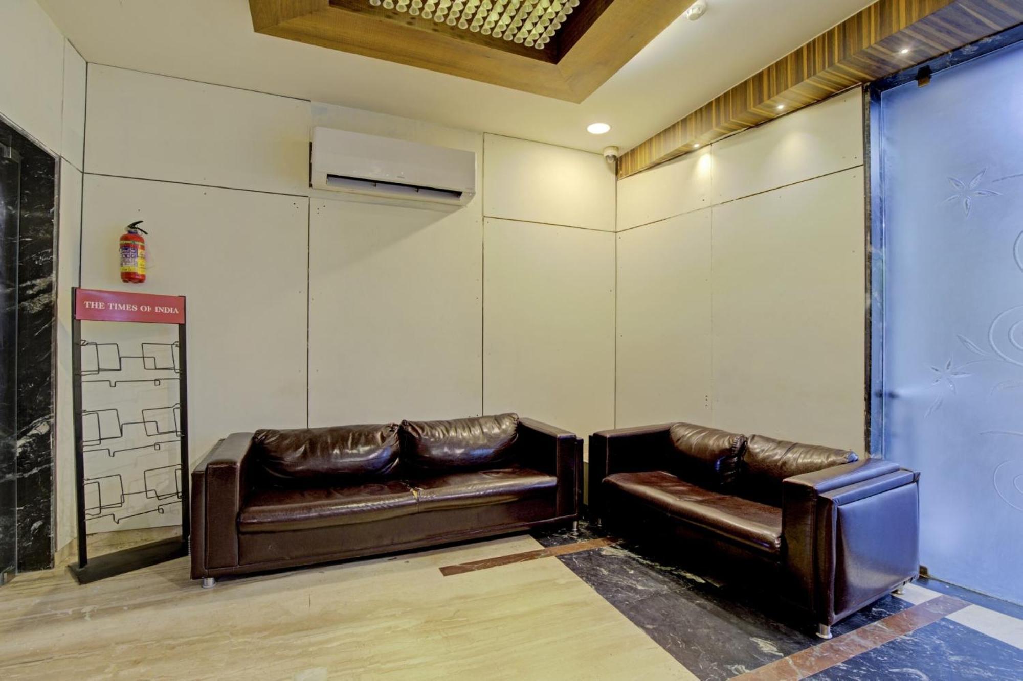 Hotel O The Kia Residency Hotel And Banquet 아흐메다바드 외부 사진