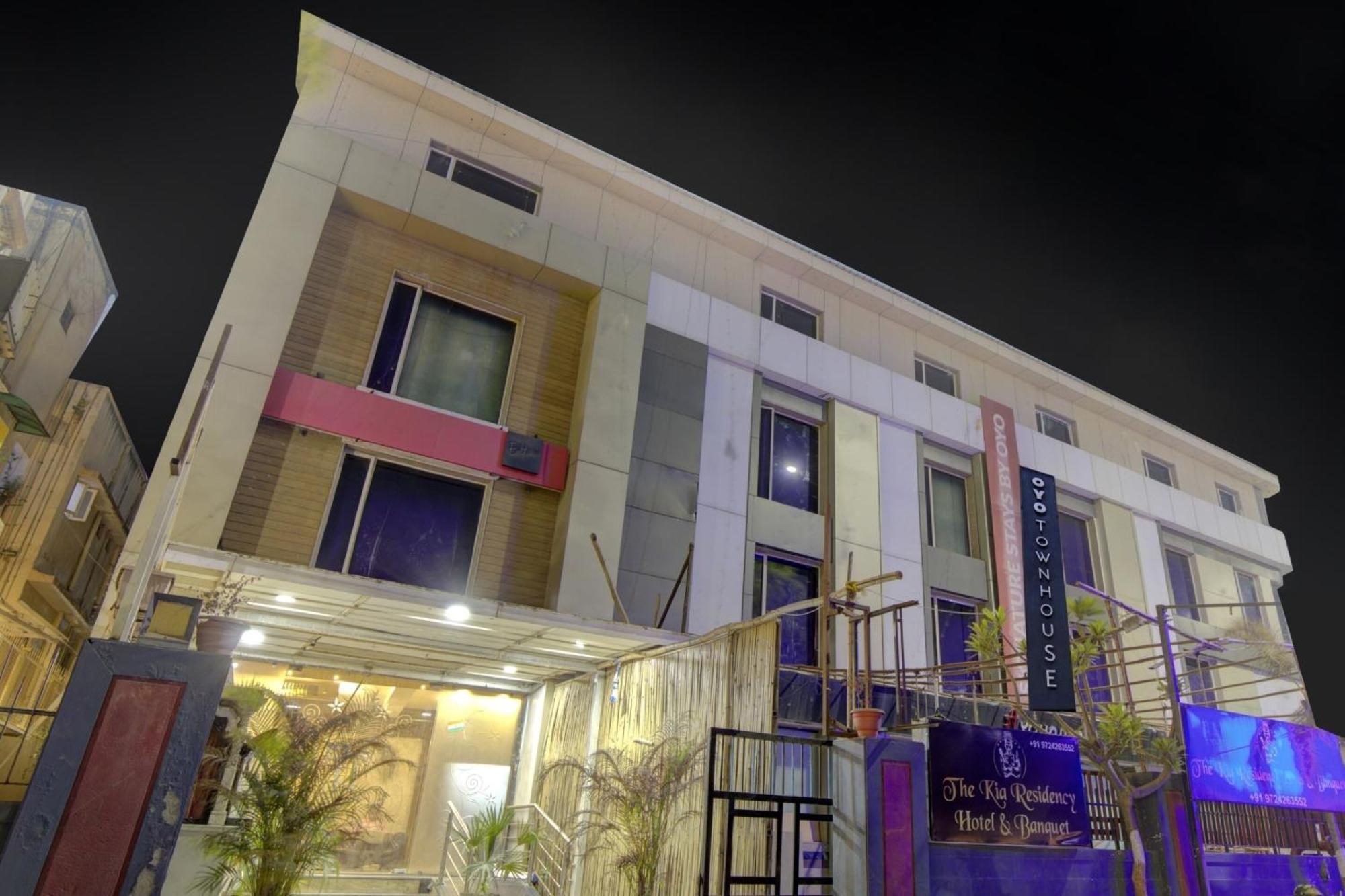 Hotel O The Kia Residency Hotel And Banquet 아흐메다바드 외부 사진