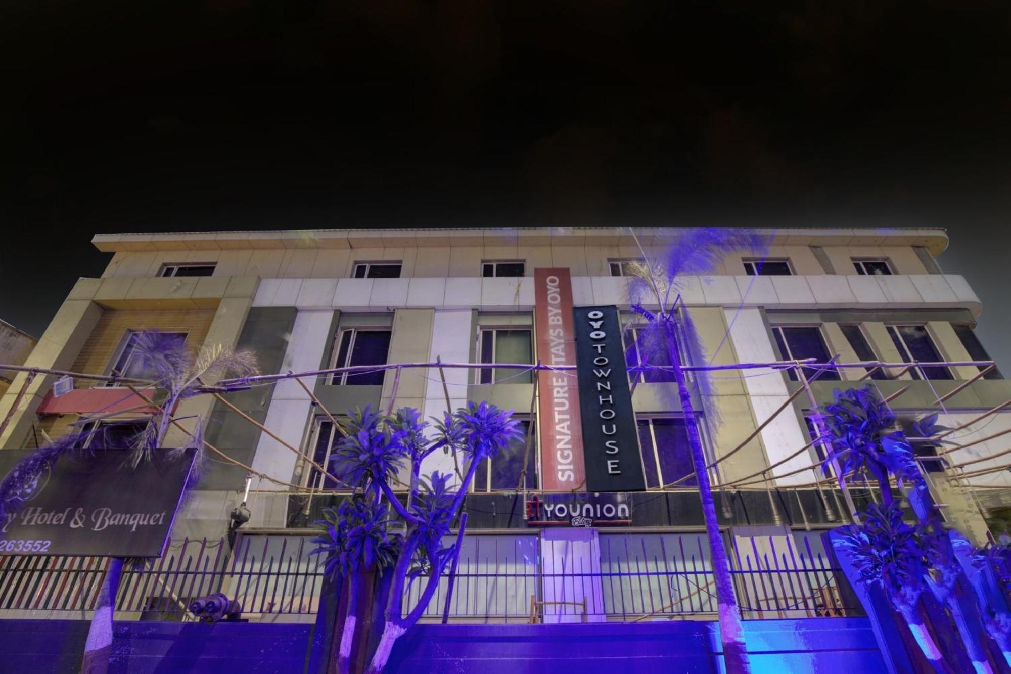 Hotel O The Kia Residency Hotel And Banquet 아흐메다바드 외부 사진